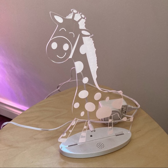 Sleepy LED light with remote - Picture 3 of 3